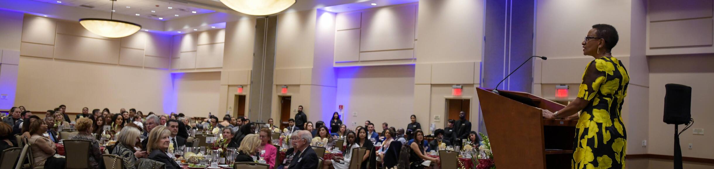 Dean Deas speaking to the audience at the 2022 Gala